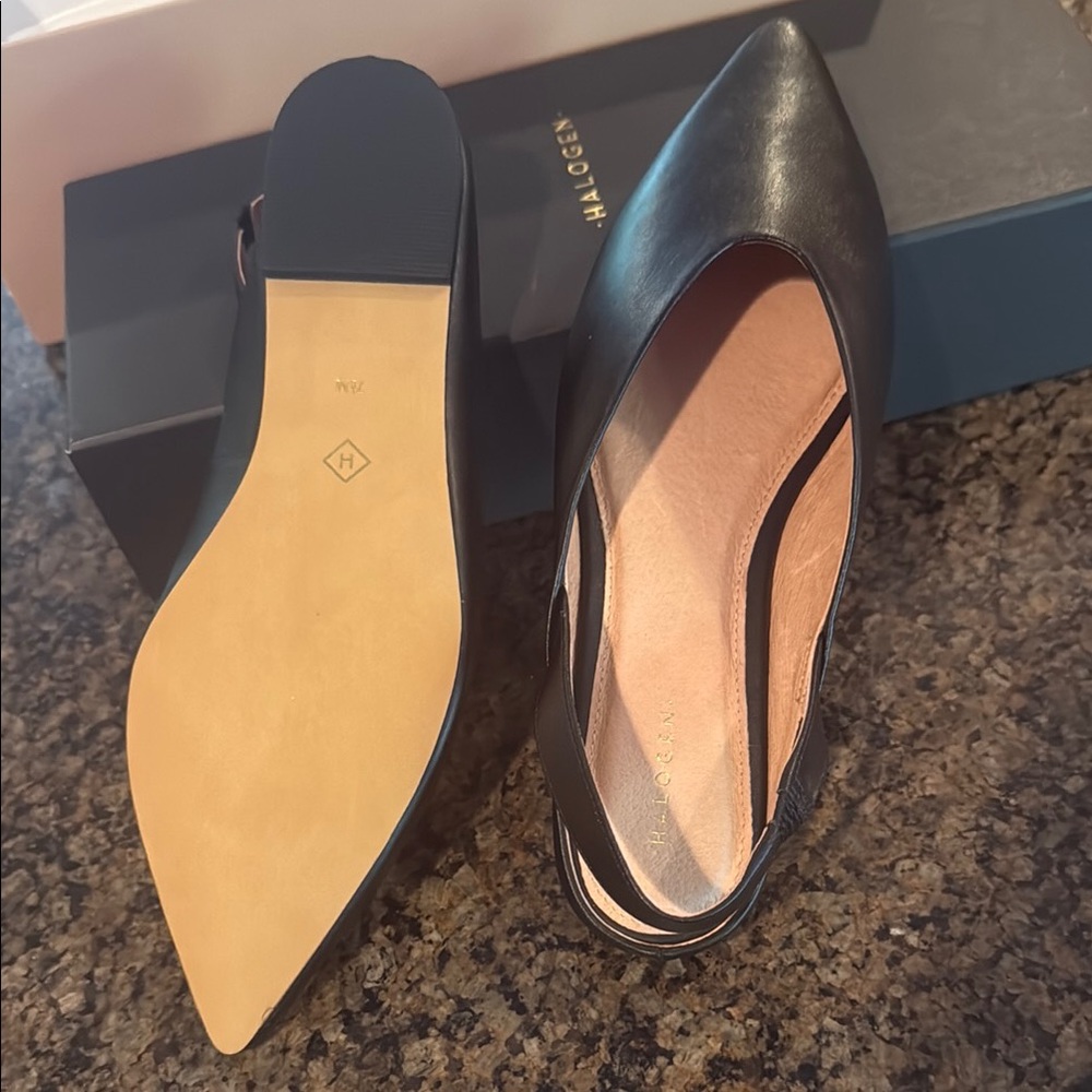Halogen Black Pointed Toe Flats Elegant Design